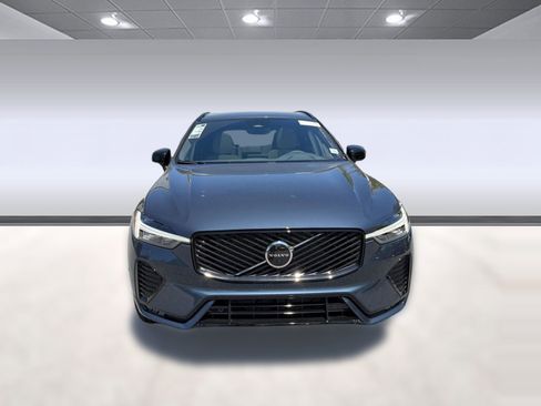 New 2026 Volvo XC60 B5 Plus w/ Climate Package image 6