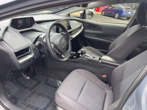 Used 2025 Toyota Prius LE image 15