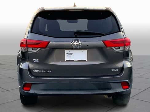 Used 2019 Toyota Highlander XLE image 6