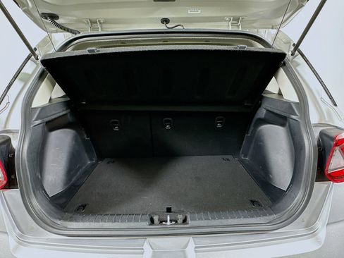 Used 2025 Hyundai Venue SEL image 28