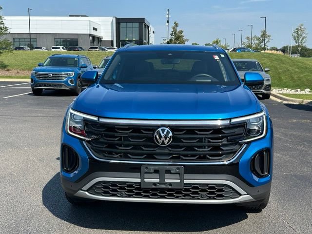 Certified 2024 Volkswagen Atlas Cross Sport SEL AWD/4WD image 2