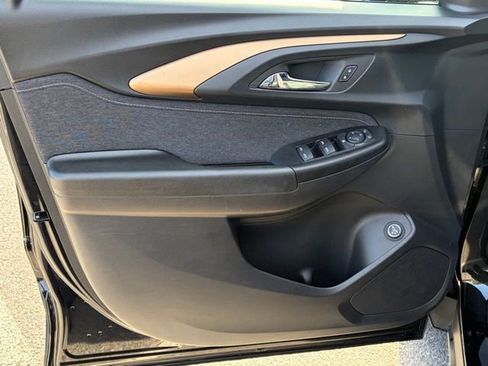 Used 2023 Chevrolet TrailBlazer ACTIV w/ Sun and Liftgate Package image 12