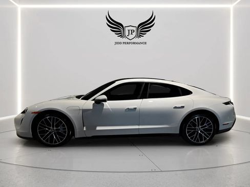 Used 2022 Porsche Taycan RWD image 4