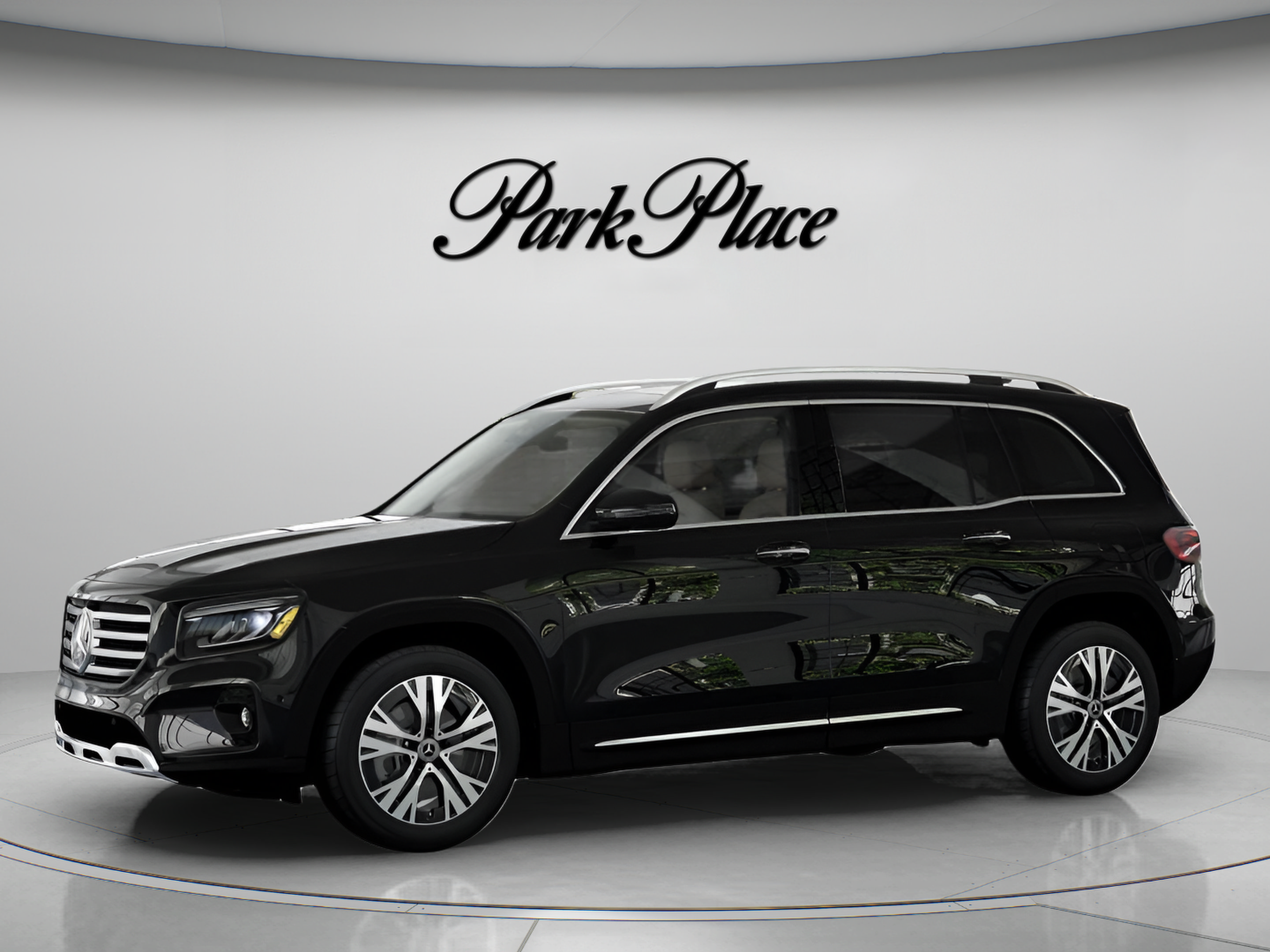 Used 2026 Mercedes-Benz GLB 250 image 4