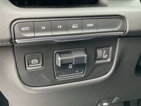Used 2024 Cadillac Escalade Sport AWD/4WD image 29