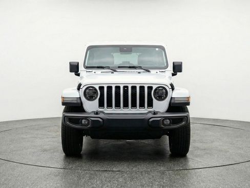 Used 2025 Jeep Wrangler Sahara image 2