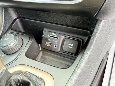 Used 2016 Jeep Cherokee Latitude w/ Safety/Convenience Group image 52