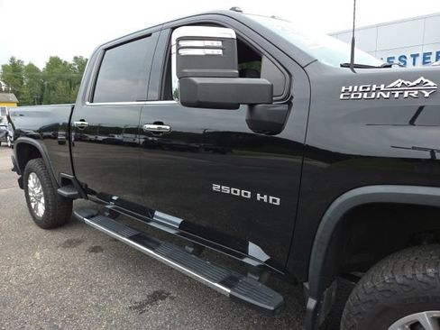 Used 2021 Chevrolet Silverado 2500 High Country w/ Z71 Off-Road Package AWD/4WD image 17