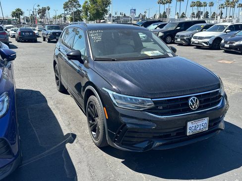 Used 2023 Volkswagen Tiguan SE R-Line image 2