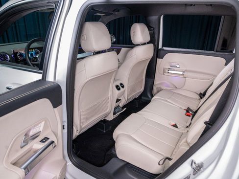 New 2025 Mercedes-Benz GLB 250 image 27