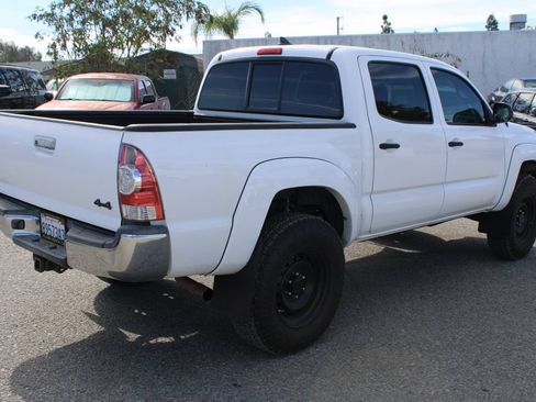 Used 2015 Toyota Tacoma 4x4 Double Cab w/ TRD Off-Road Package image 4