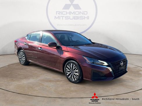 Used 2023 Nissan Altima 2.5 SV image 1
