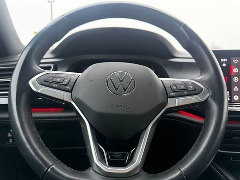 Used 2024 Volkswagen Atlas Cross Sport SEL R-Line image 13