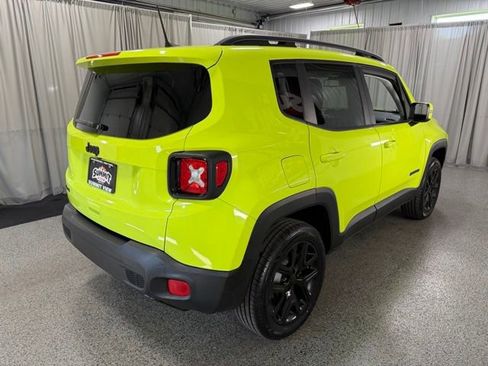 Used 2018 Jeep Renegade Altitude AWD/4WD image 4