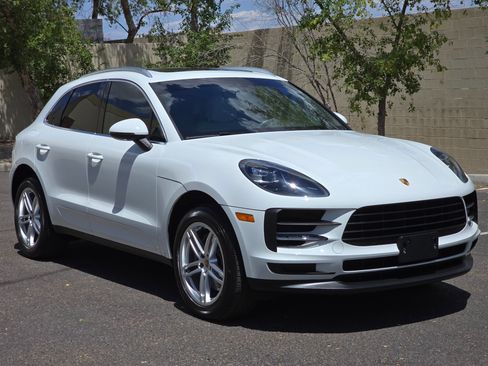 Used 2019 Porsche Macan S AWD/4WD image 2