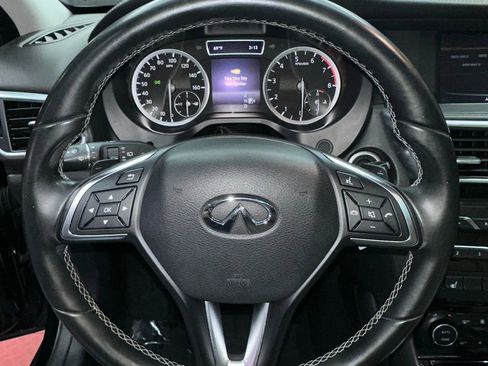 Used 2017 INFINITI QX30 Premium w/ Navigation Package image 15