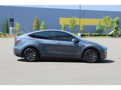 Used 2022 Tesla Model Y Performance AWD/4WD image 4