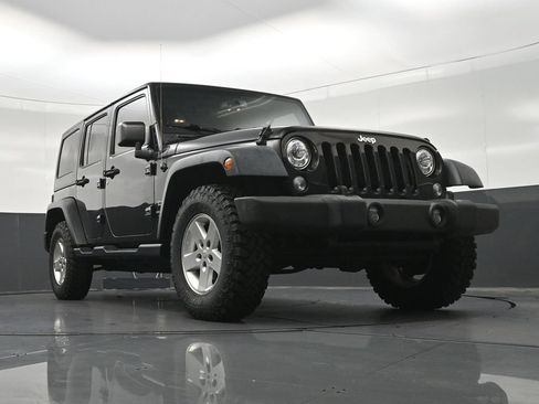 Used 2018 Jeep Wrangler Unlimited Sport S AWD/4WD image 29