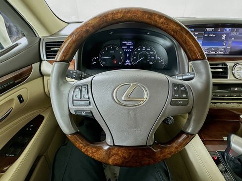 Used 2015 Lexus LS 460 AWD w/ Comfort Package image 11