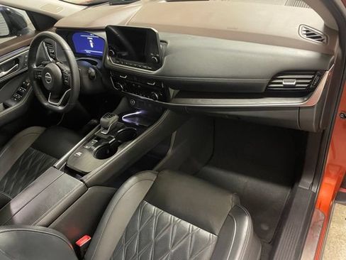 Used 2021 Nissan Rogue Platinum FWD image 18