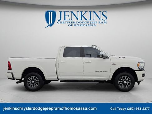 Used 2022 RAM 3500 Limited AWD/4WD image 3