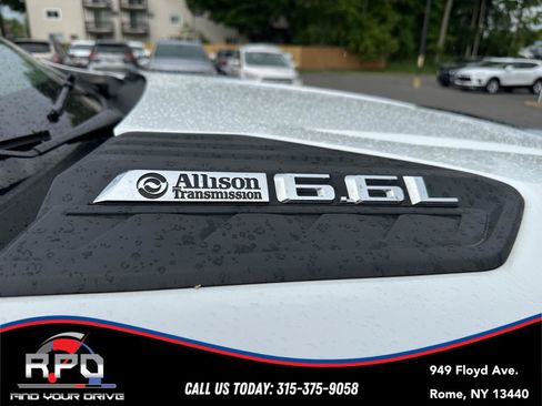 Used 2024 Chevrolet Silverado 2500 LTZ w/ LTZ Convenience Package AWD/4WD image 9