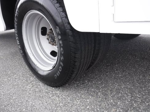 Used 2016 Ford F350 XL w/ Power Equipment Group image 9