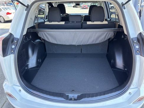 Used 2017 Toyota RAV4 XLE w/ Carpet Mat Package AWD/4WD image 15