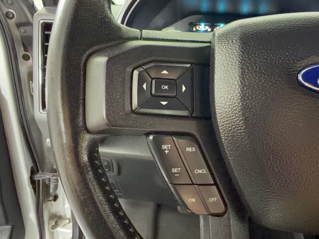 Used 2019 Ford F150 XLT w/ Equipment Group 302A Luxury AWD/4WD image 18