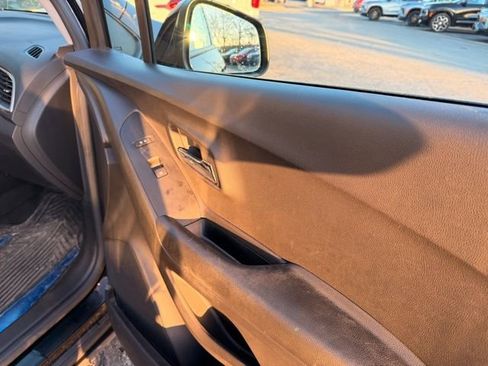 Certified 2021 Chevrolet Trax LT w/ Redline Edition image 17