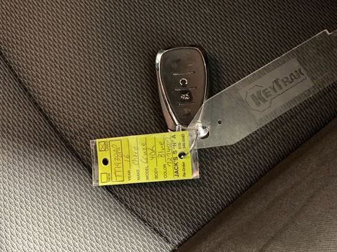 Used 2016 Chevrolet Cruze LT w/ Convenience Package image 19