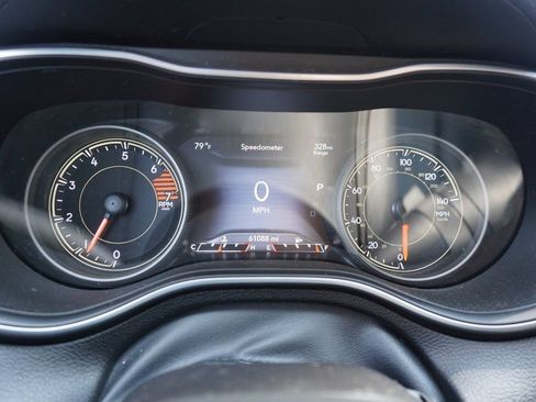 Used 2023 Jeep Cherokee Altitude Lux image 14