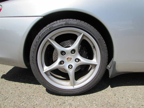 Used 2002 Porsche 911 Carrera RWD image 29