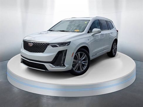 Certified 2025 Cadillac XT6 Premium Luxury FWD image 1