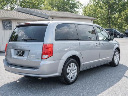 Used 2018 Dodge Grand Caravan SE w/ UConnect Hands-Free Group FWD image 10