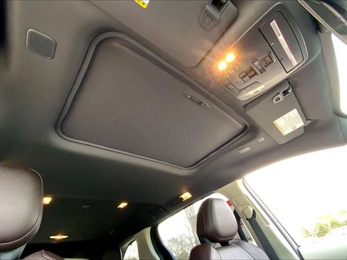 Certified 2021 Toyota Sienna Platinum image 25