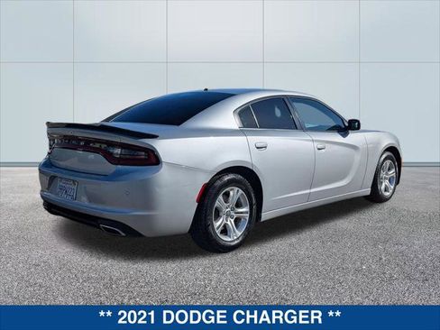 Used 2021 Dodge Charger SXT w/ Leather Interior Group RWD image 5