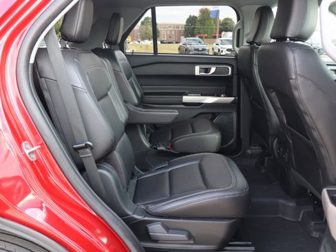 Used 2023 Ford Explorer XLT w/ Equipment Group 202A image 14
