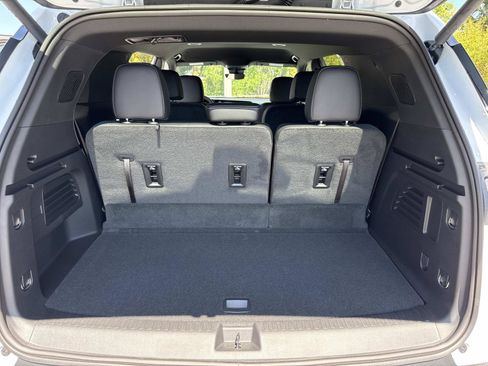 New 2026 Chevrolet Traverse LT w/ Midnight/Sport Edition FWD image 32