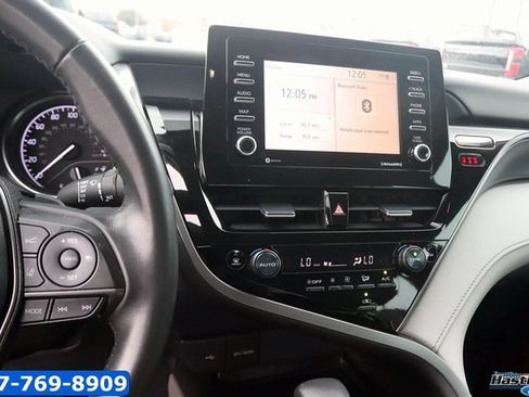 Used 2024 Toyota Camry SE w/ Convenience Package image 17