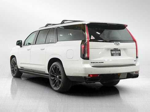 Used 2023 Cadillac Escalade ESV Sport Platinum w/ LPO, ONYX Package AWD/4WD image 3
