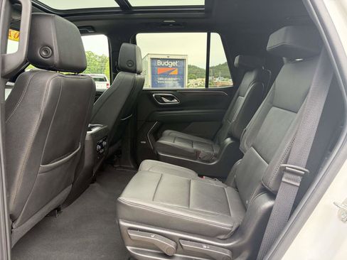 Used 2023 Chevrolet Tahoe LT w/ LT Signature Package AWD/4WD image 3