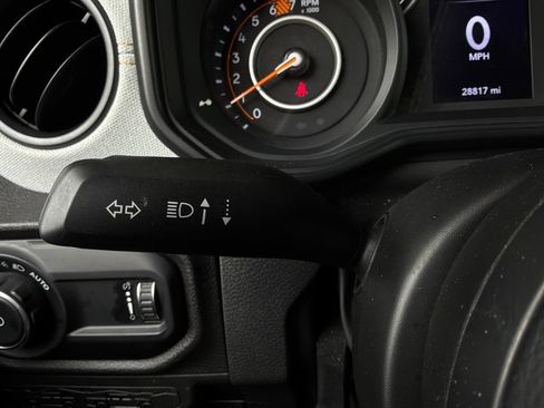 Used 2025 Jeep Wrangler Unlimited Sport AWD/4WD image 34