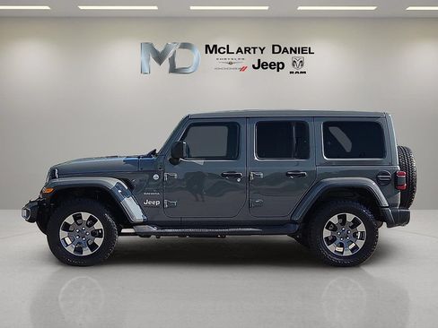 Used 2019 Jeep Wrangler Unlimited Sahara AWD/4WD image 3