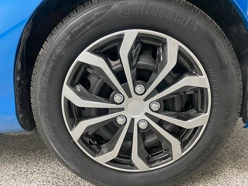 Used 2016 Toyota Yaris L image 25