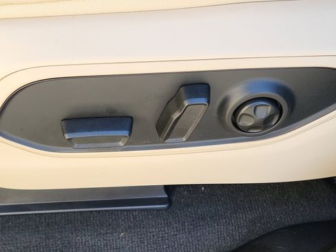 New 2025 Jeep Grand Cherokee Limited w/ Black Appearance Package image 22