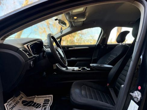Used 2014 Ford Fusion SE FWD image 8