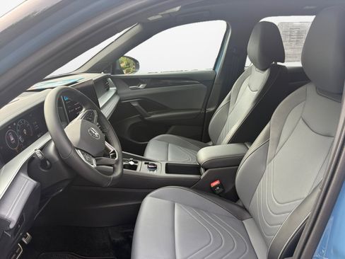 Certified 2026 Volkswagen Tiguan SE R-Line AWD/4WD image 9