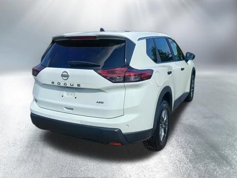 Used 2024 Nissan Rogue S AWD/4WD image 5
