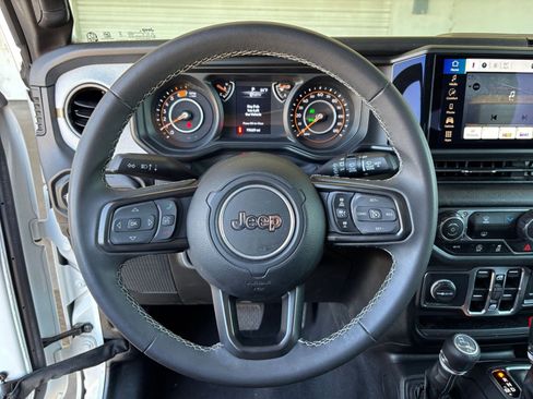 Used 2025 Jeep Wrangler Unlimited Sport AWD/4WD image 27